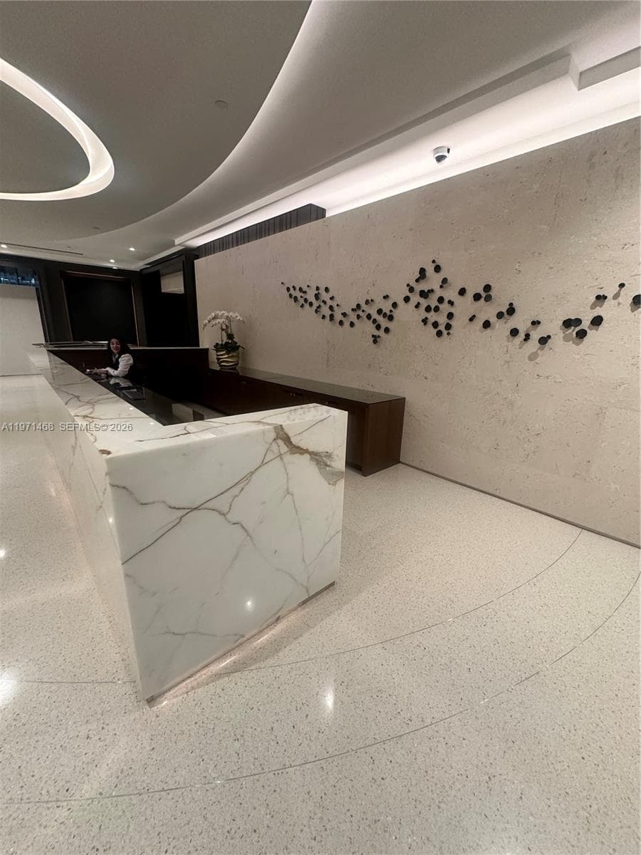 1717 N Bayshore Dr # 2740, Miami FL 33132 — 2