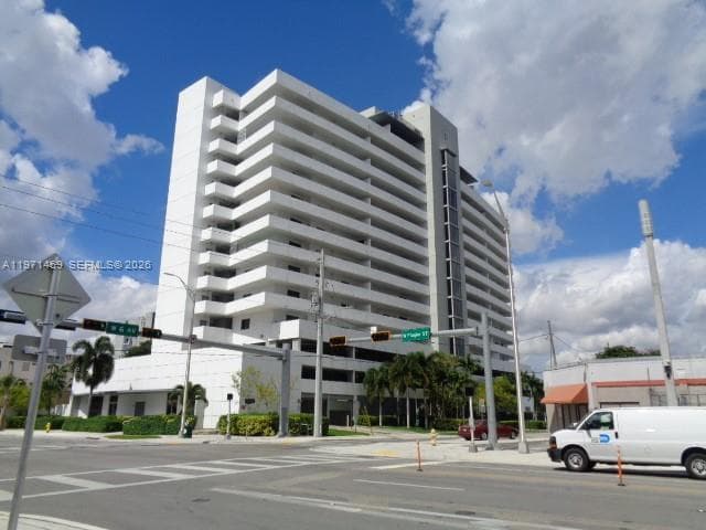 36 NW 6 Ave # 608, Miami FL 33128 — 1