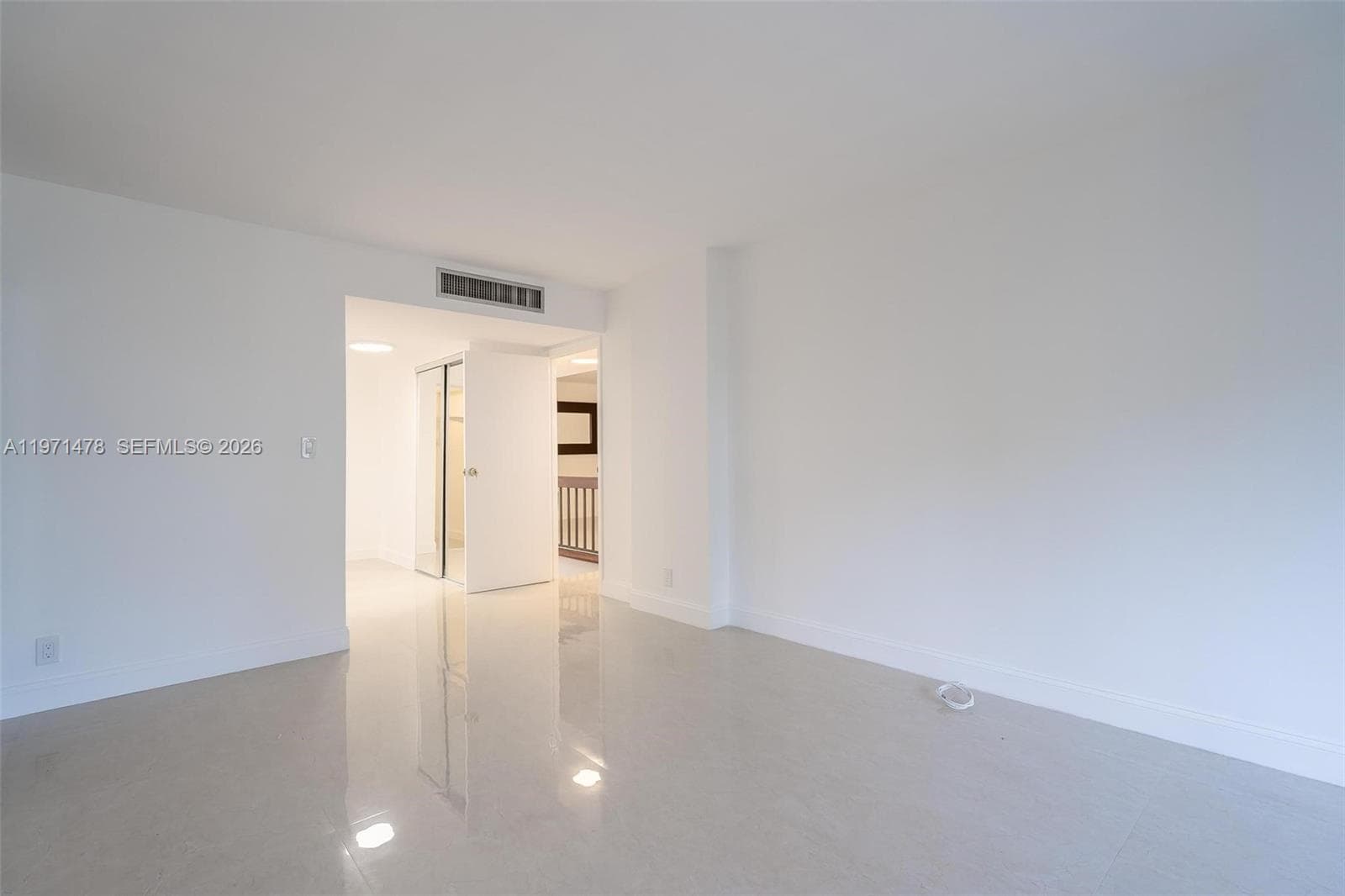 20347 W Country Club Dr, Aventura FL 33180 — 17