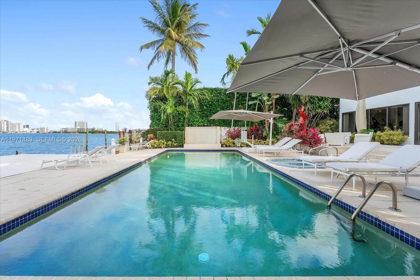 279 N Hibiscus Dr, Miami Beach FL 33139 — 7