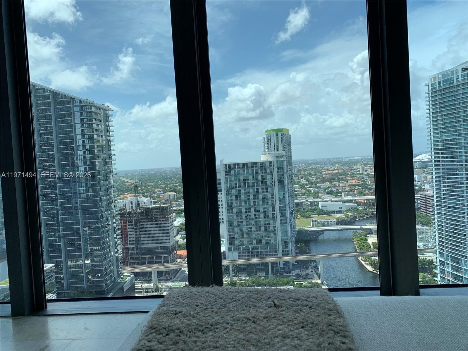 68 SE 6th St # 3010, Miami FL 33131 — 6