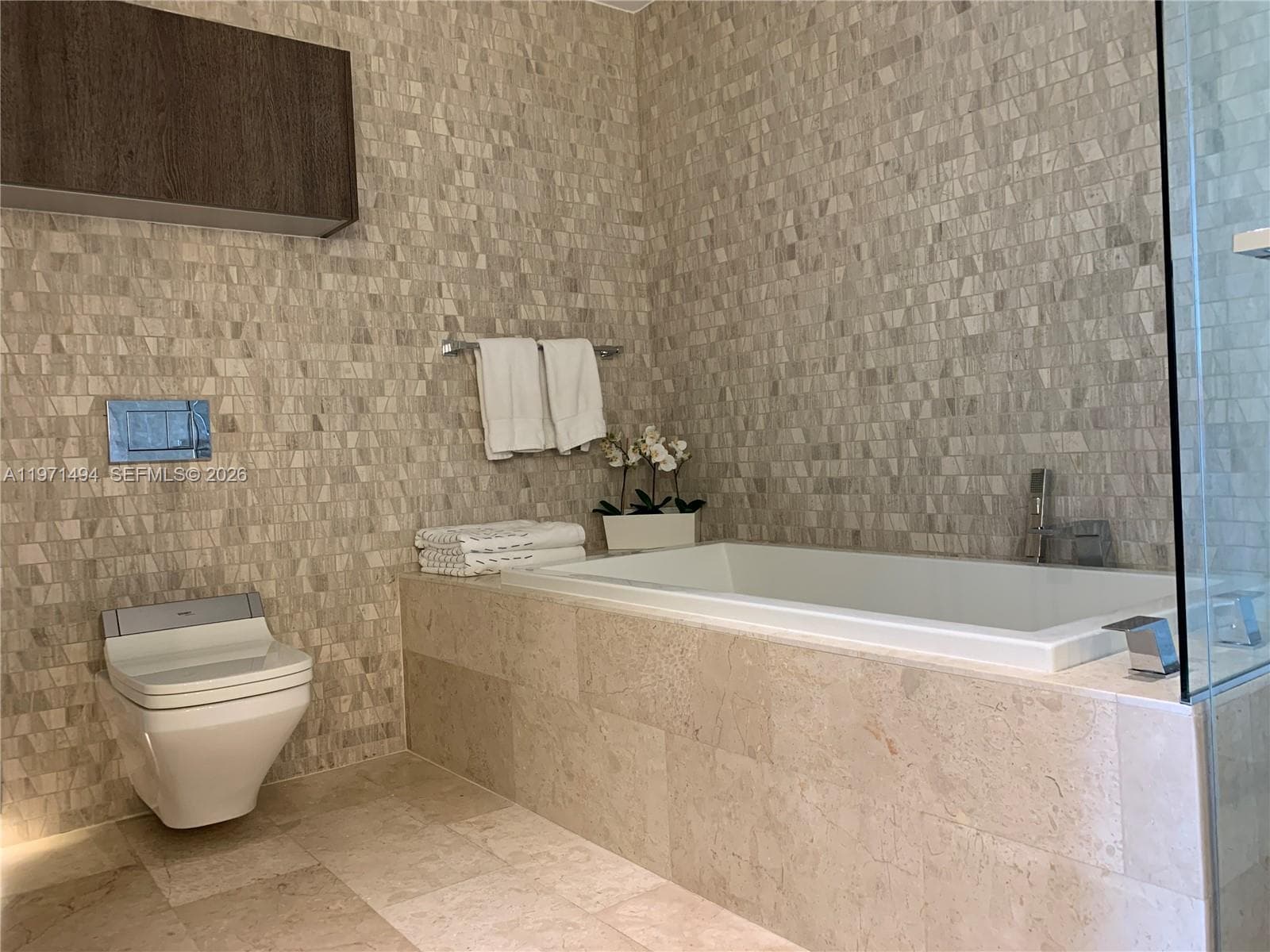 68 SE 6th St # 3010, Miami FL 33131 — 34