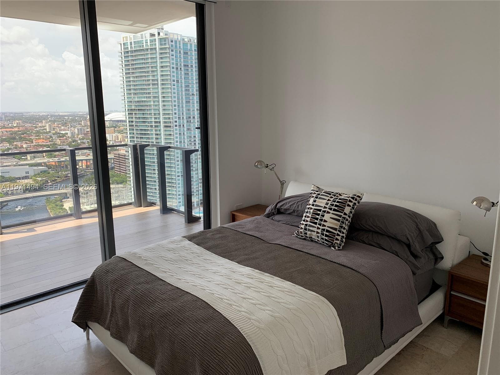 68 SE 6th St # 3010, Miami FL 33131 — 41