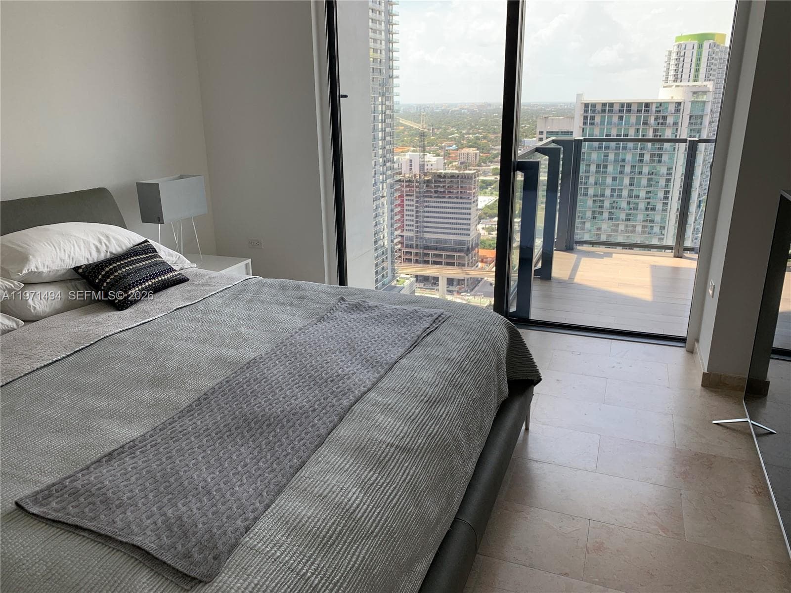 68 SE 6th St # 3010, Miami FL 33131 — 37