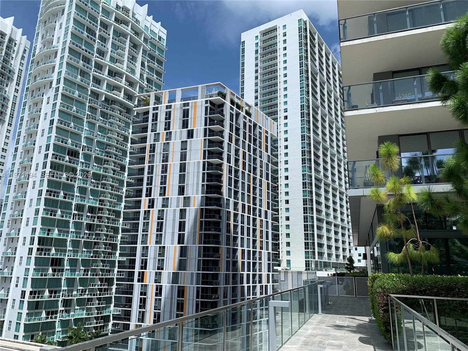 68 SE 6th St # 3010, Miami FL 33131 — 60