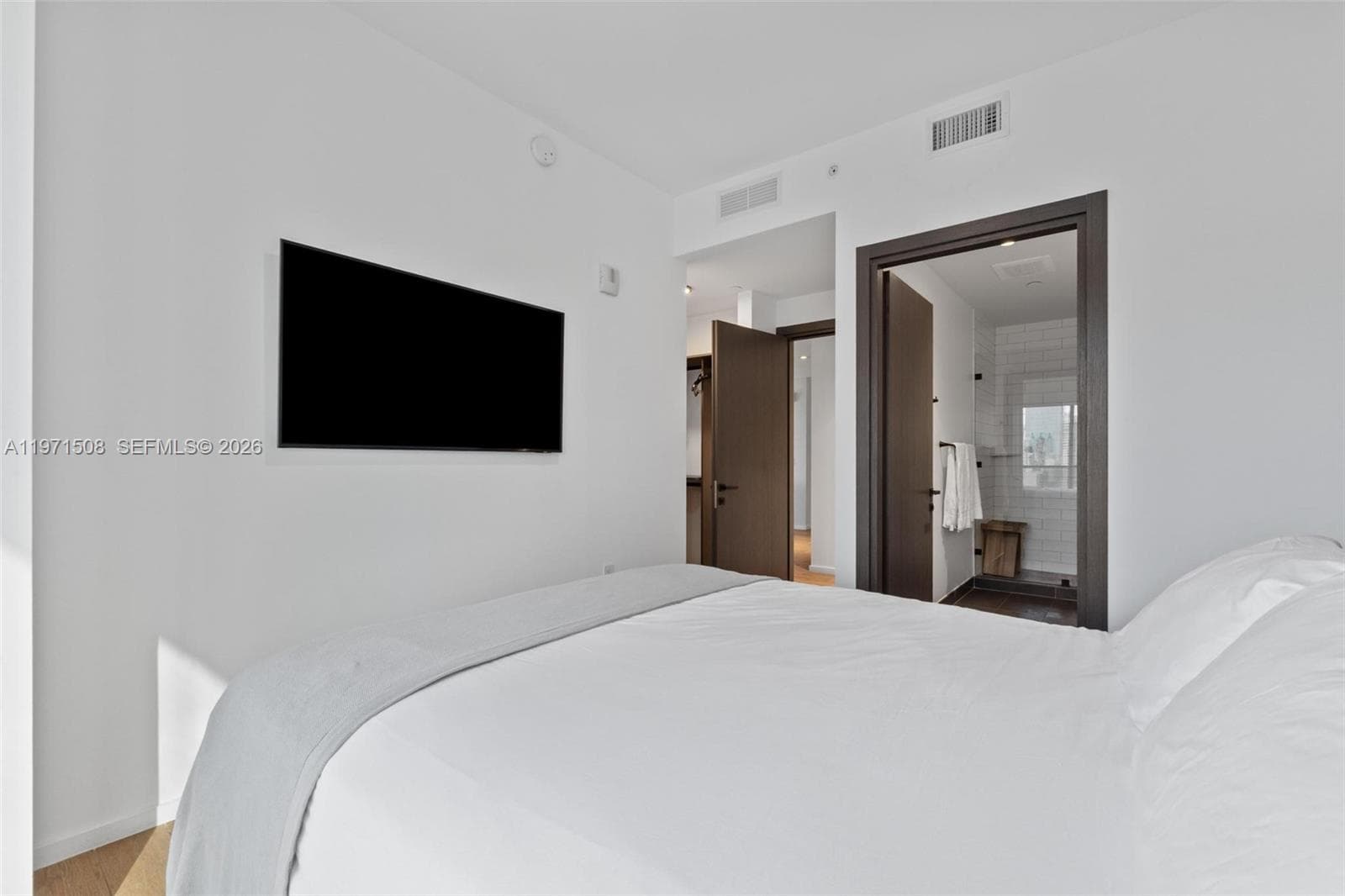 398 NE 5th St # 3218, Miami FL 33132 — 21