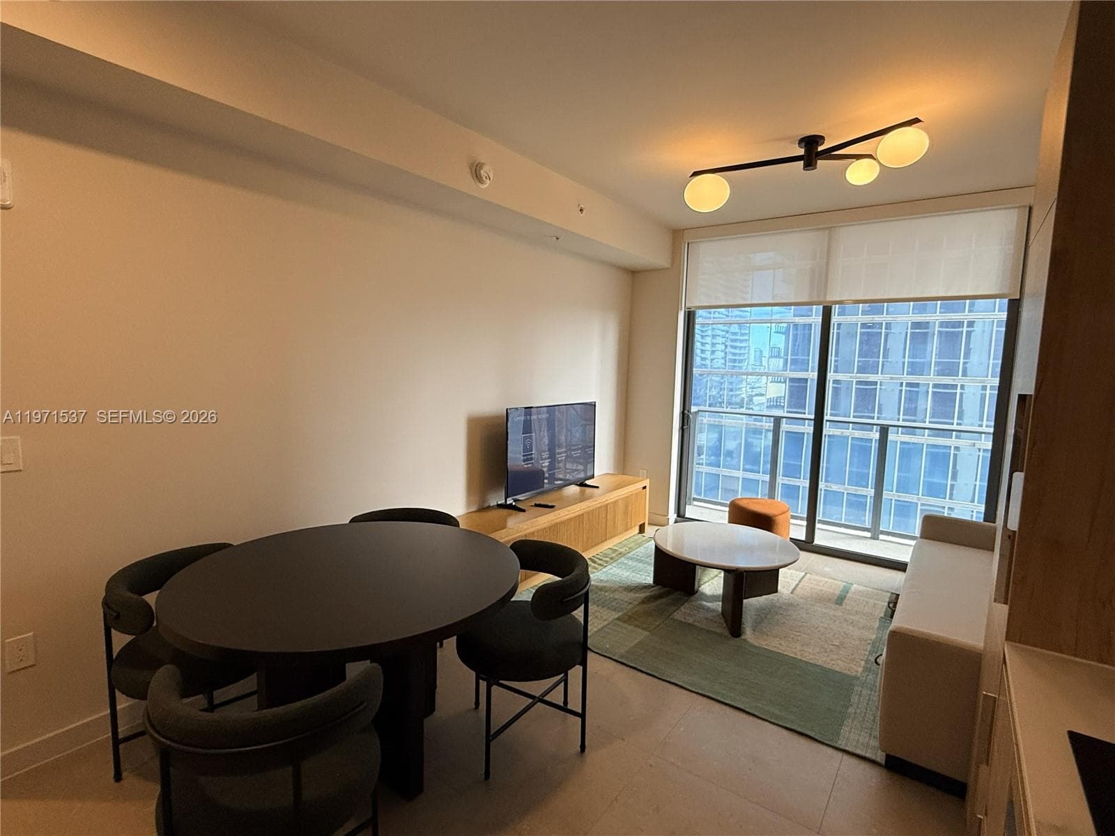 11 NE 6th # 1905, Miami FL 33132 — 6