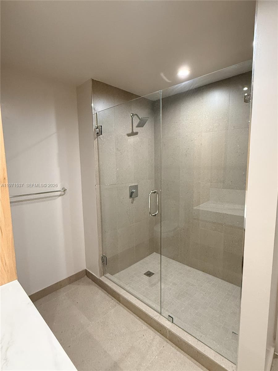 11 NE 6th # 1905, Miami FL 33132 — 11