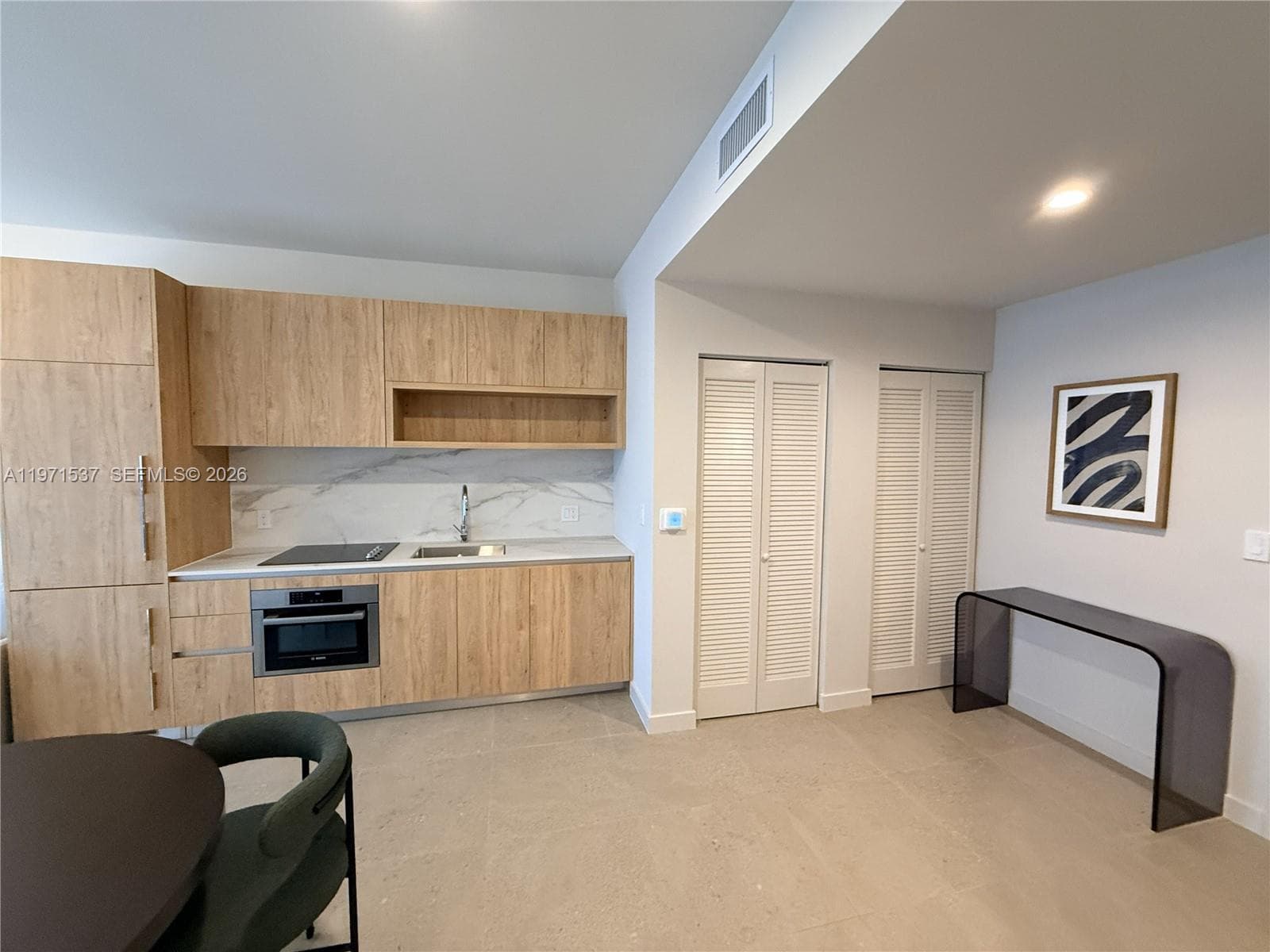11 NE 6th # 1905, Miami FL 33132 — 4