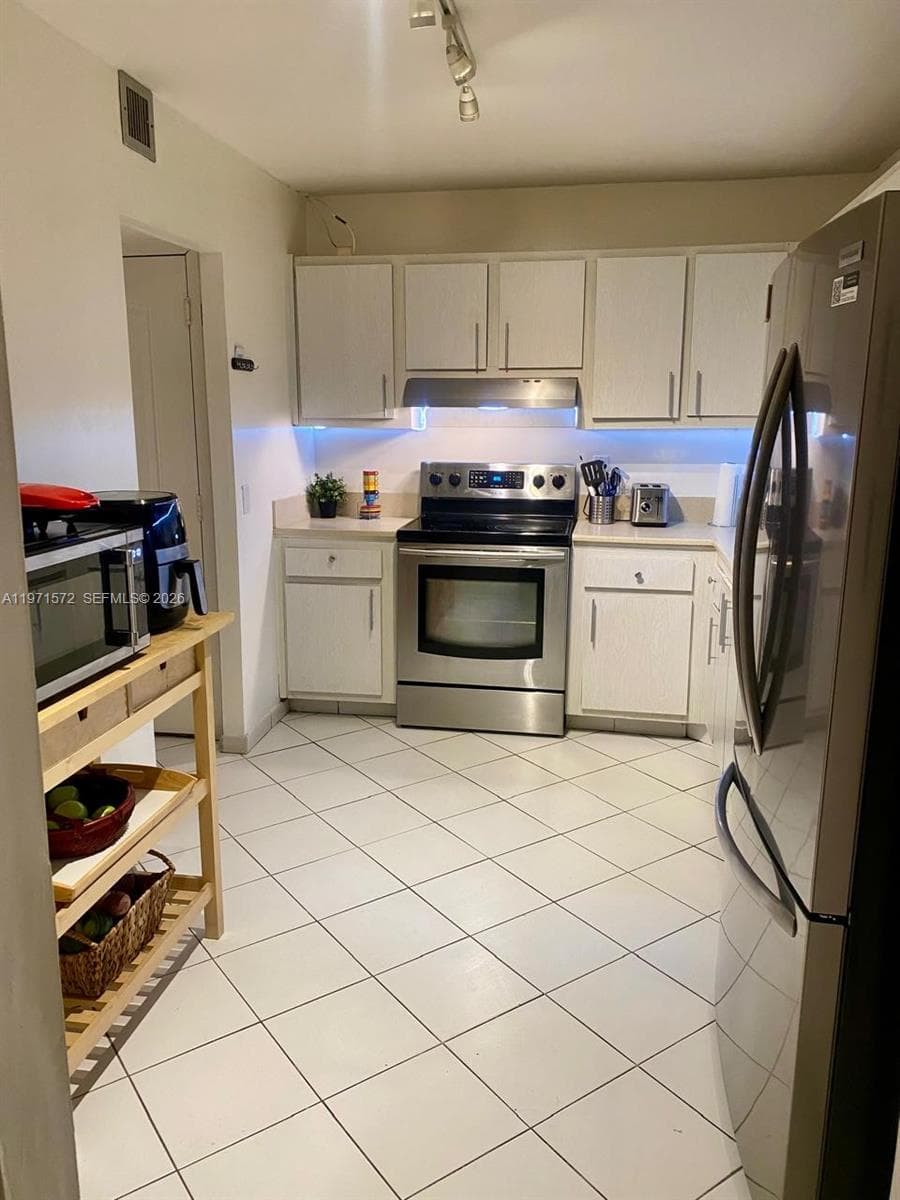 100 Bayview Dr # 516, Sunny Isles Beach FL 33160 — 13