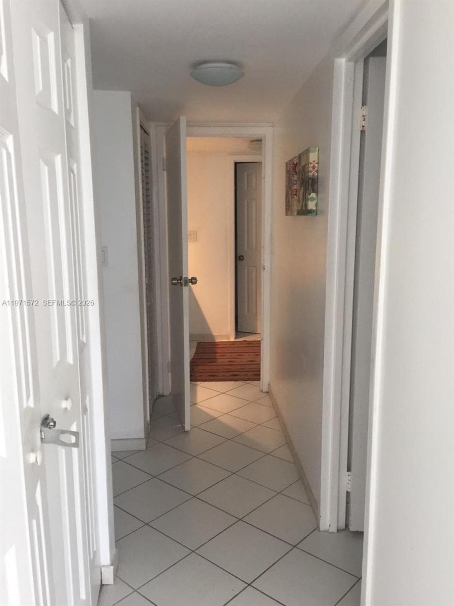 100 Bayview Dr # 516, Sunny Isles Beach FL 33160 — 32