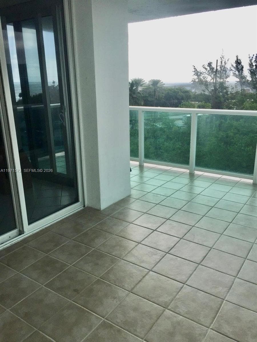 100 Bayview Dr # 516, Sunny Isles Beach FL 33160 — 1