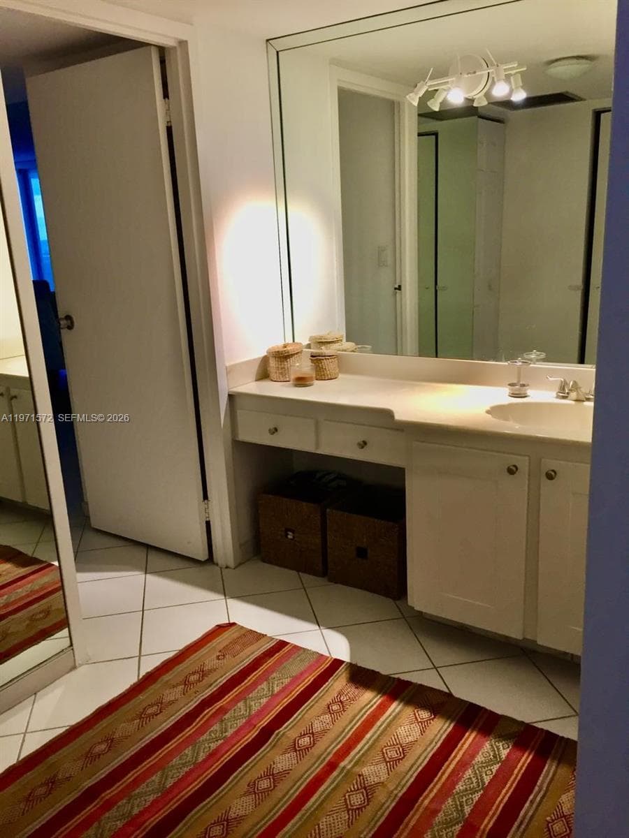 100 Bayview Dr # 516, Sunny Isles Beach FL 33160 — 9