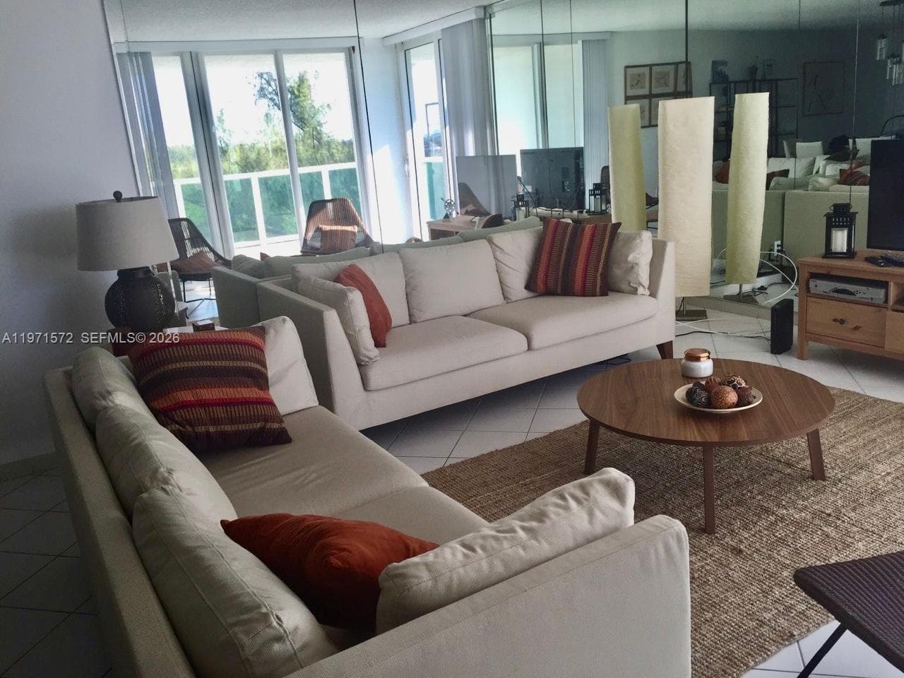 100 Bayview Dr # 516, Sunny Isles Beach FL 33160 — 33