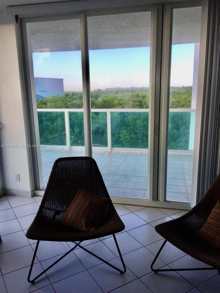 100 Bayview Dr # 516, Sunny Isles Beach FL 33160 — 41
