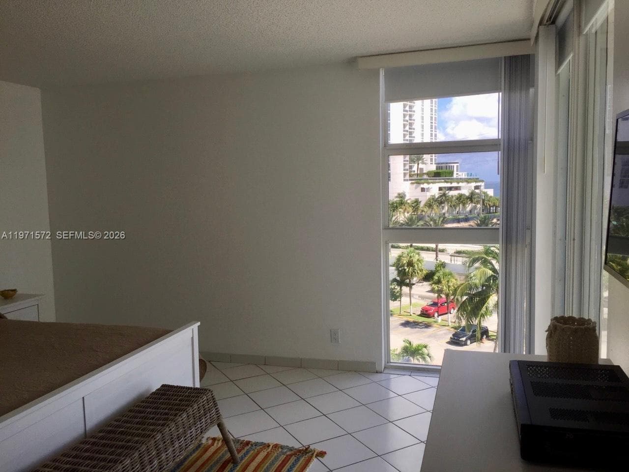 100 Bayview Dr # 516, Sunny Isles Beach FL 33160 — 35
