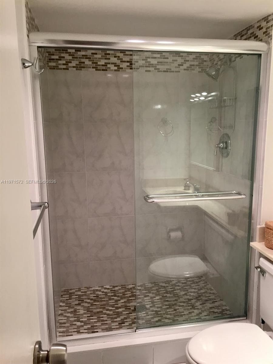 100 Bayview Dr # 516, Sunny Isles Beach FL 33160 — 31