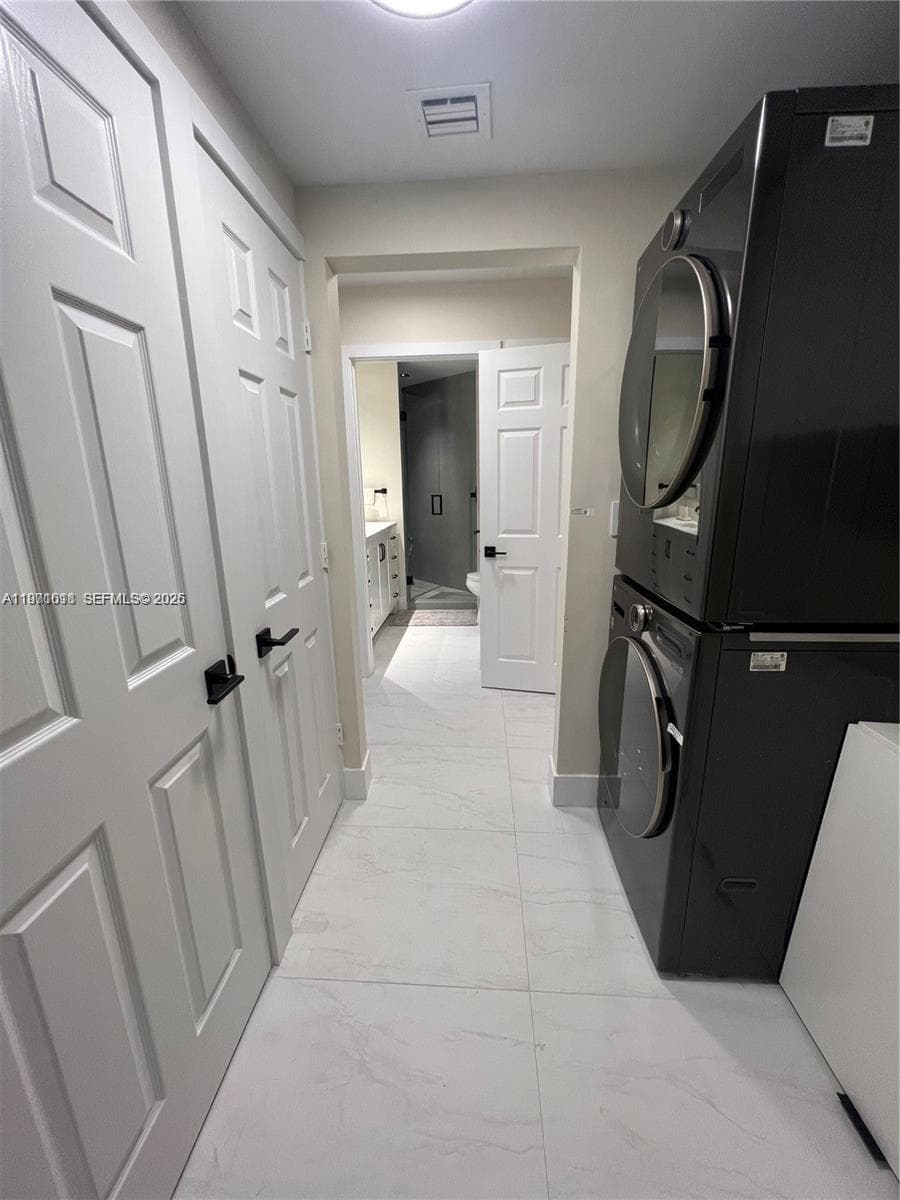3900 Island Blvd # B308, Aventura FL 33160 — 25