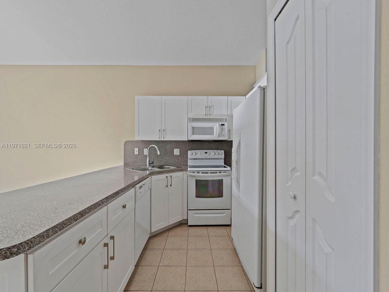 704 SE 14th Pl, Homestead FL 33033 — 20