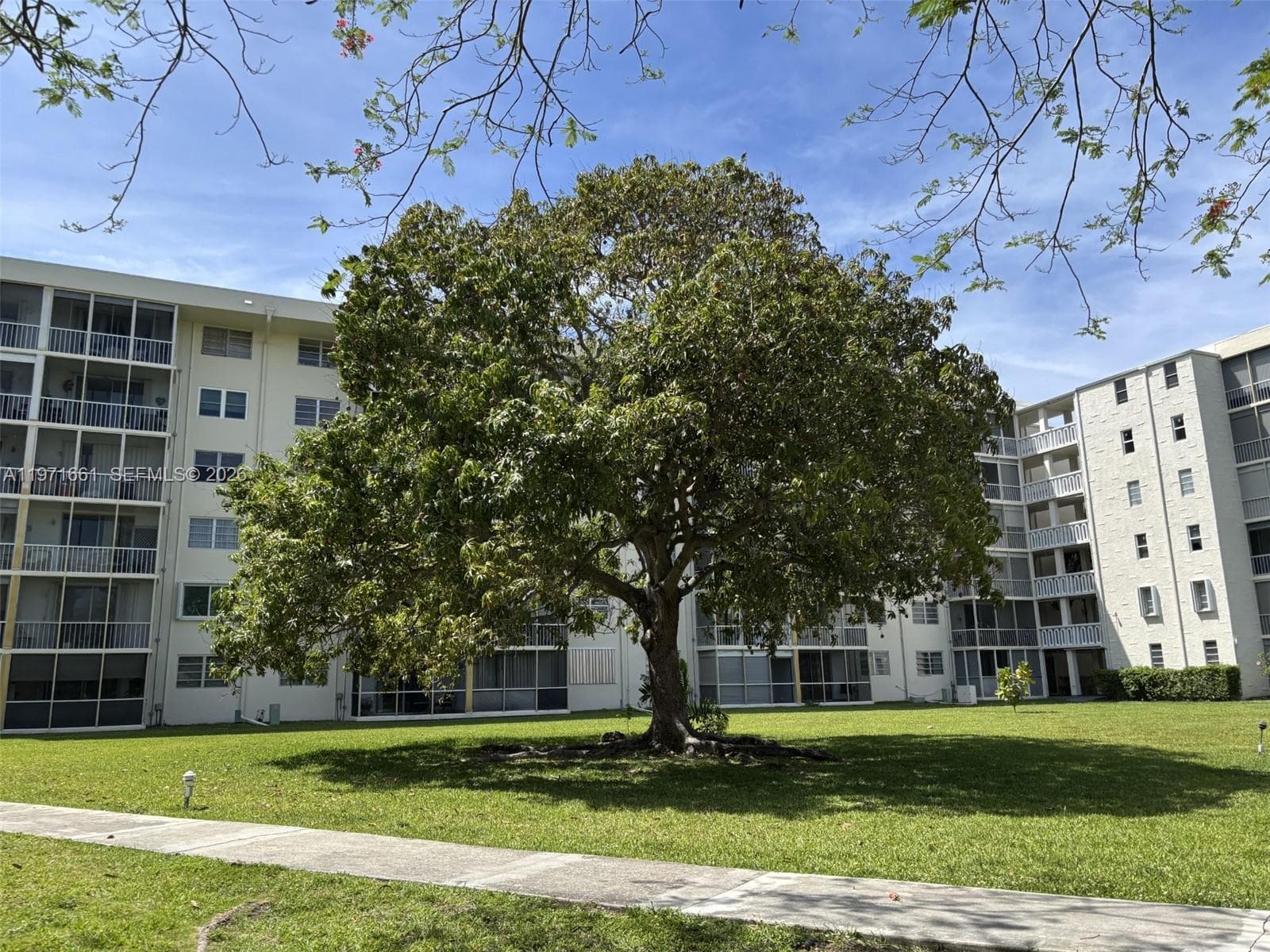 2903 Point East Dr # K207, Aventura FL 33160 — 33