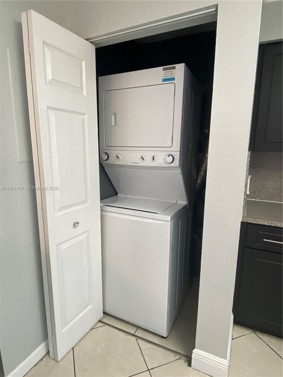 6155 NW 186th St # 308, Hialeah FL 33015 — 7