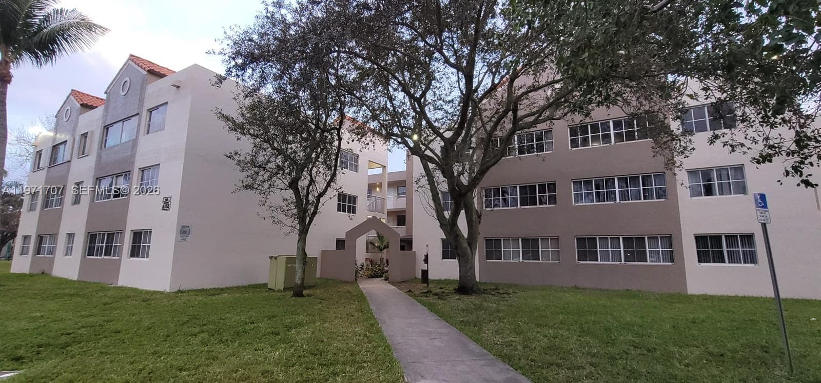 6155 NW 186th St # 308, Hialeah FL 33015 — 32