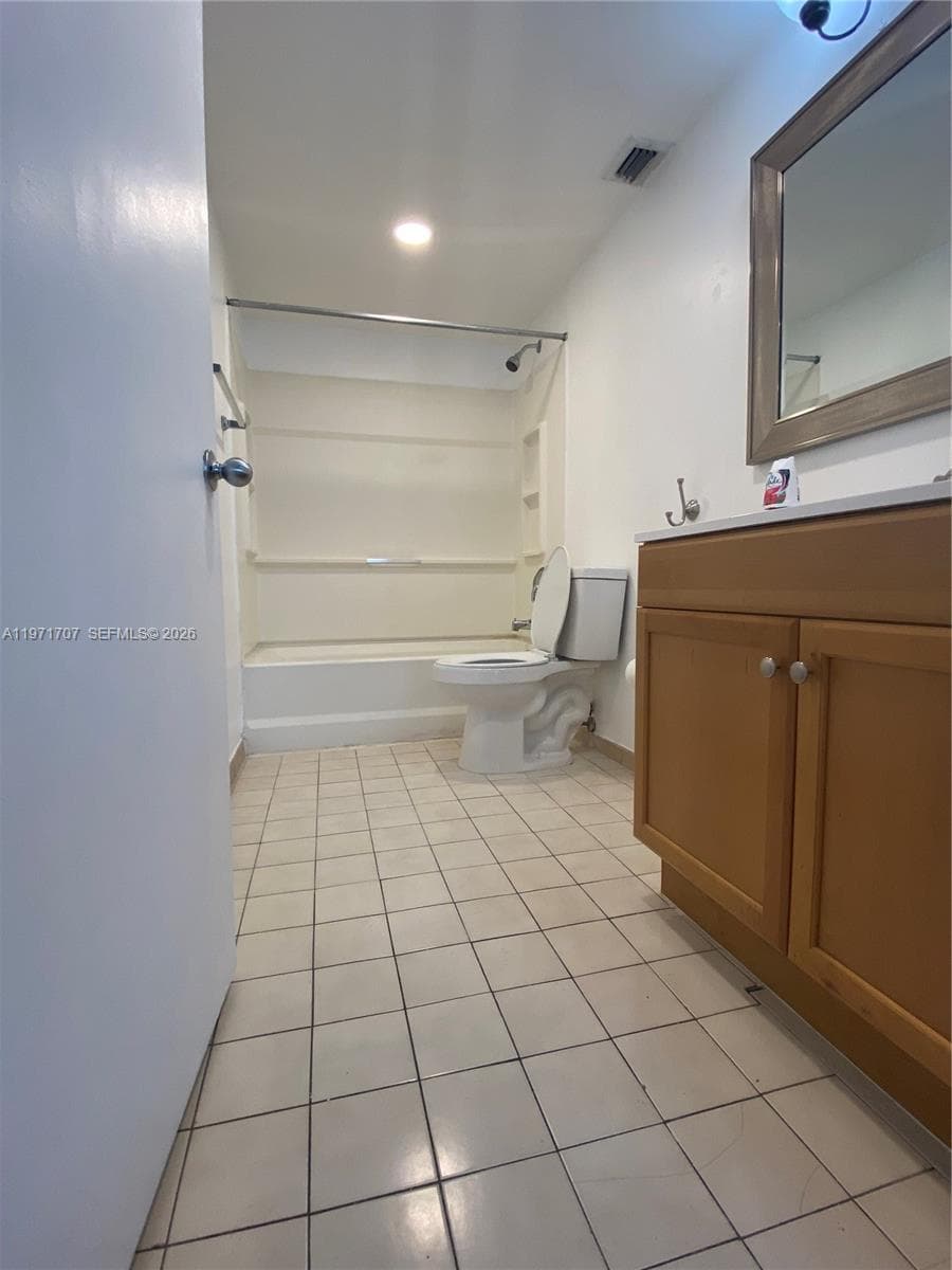6155 NW 186th St # 308, Hialeah FL 33015 — 15