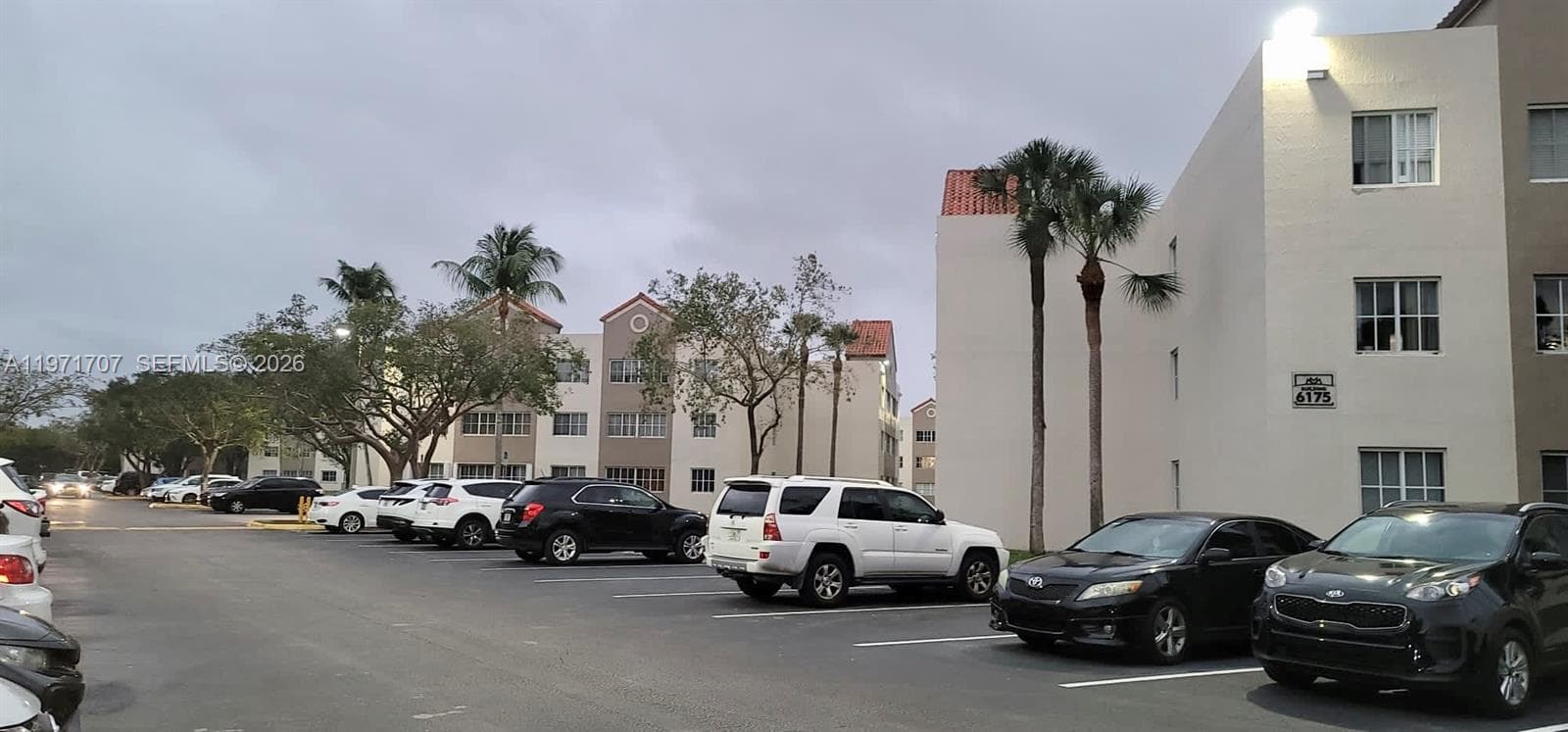 6155 NW 186th St # 308, Hialeah FL 33015 — 35