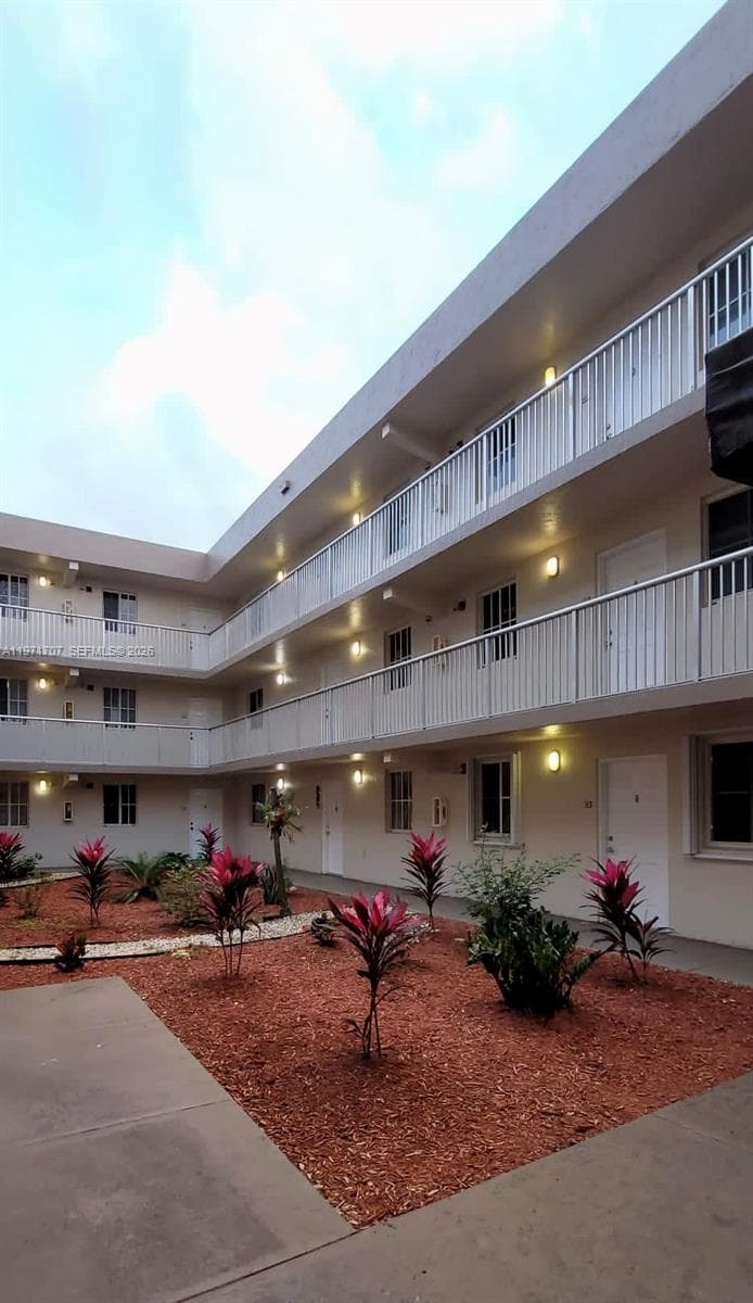 6155 NW 186th St # 308, Hialeah FL 33015 — 29
