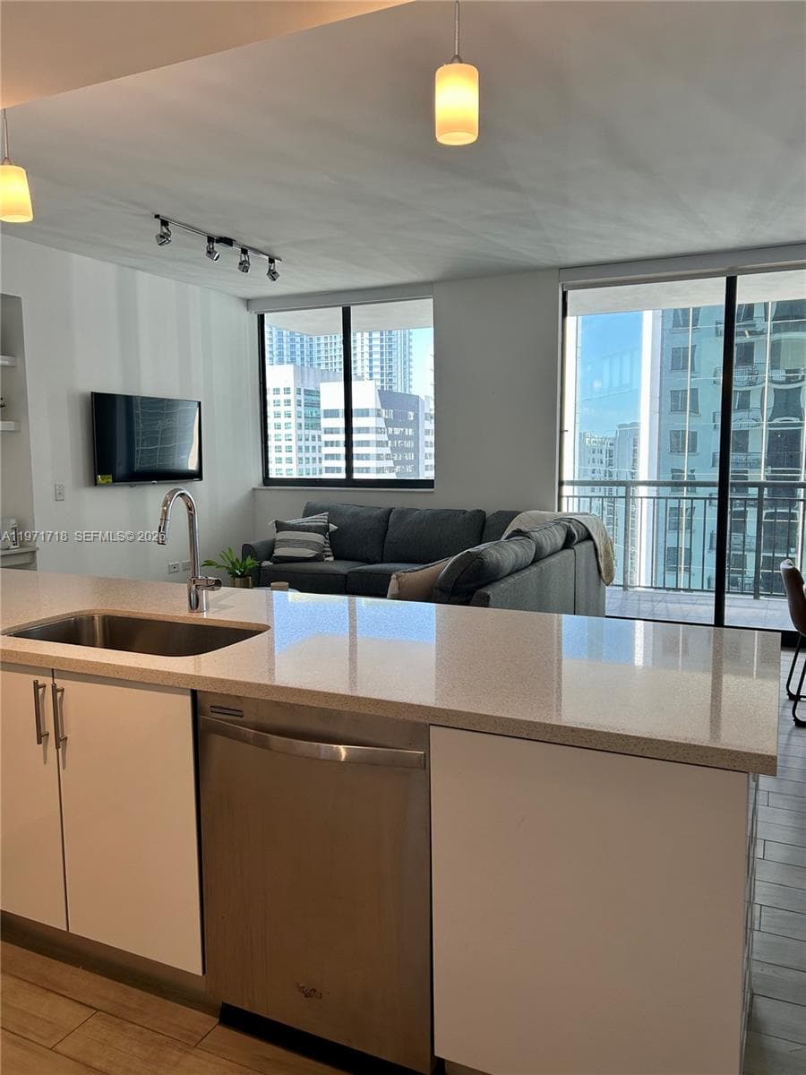 999 SW 1st Ave # 2114, Miami FL 33130 — 13
