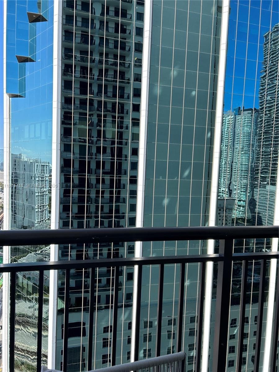 999 SW 1st Ave # 2114, Miami FL 33130 — 16