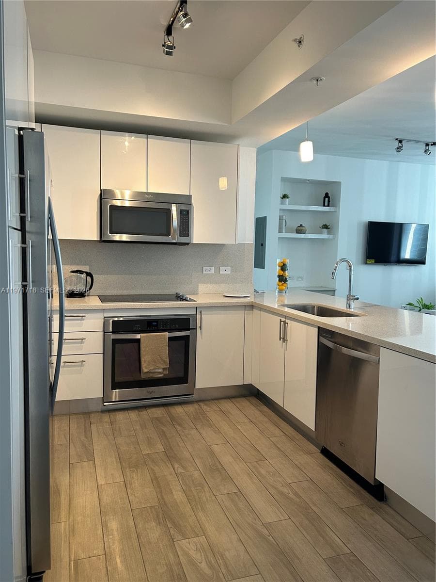 999 SW 1st Ave # 2114, Miami FL 33130 — 12