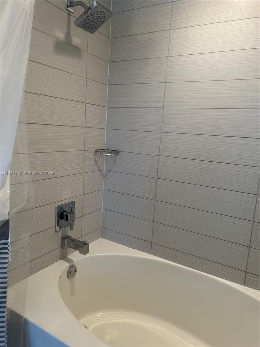 999 SW 1st Ave # 2114, Miami FL 33130 — 22
