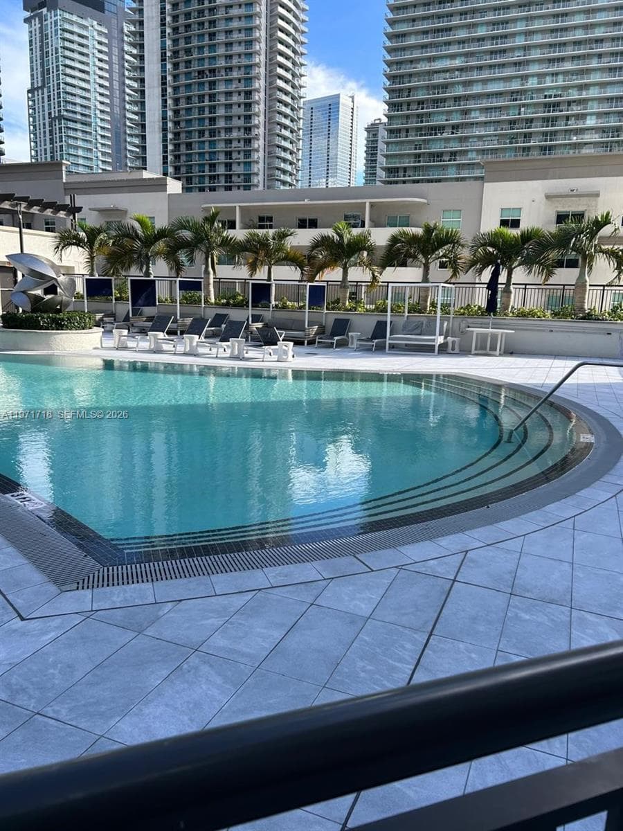 999 SW 1st Ave # 2114, Miami FL 33130 — 36