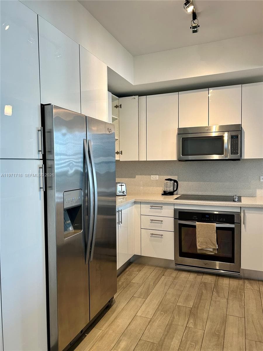 999 SW 1st Ave # 2114, Miami FL 33130 — 5