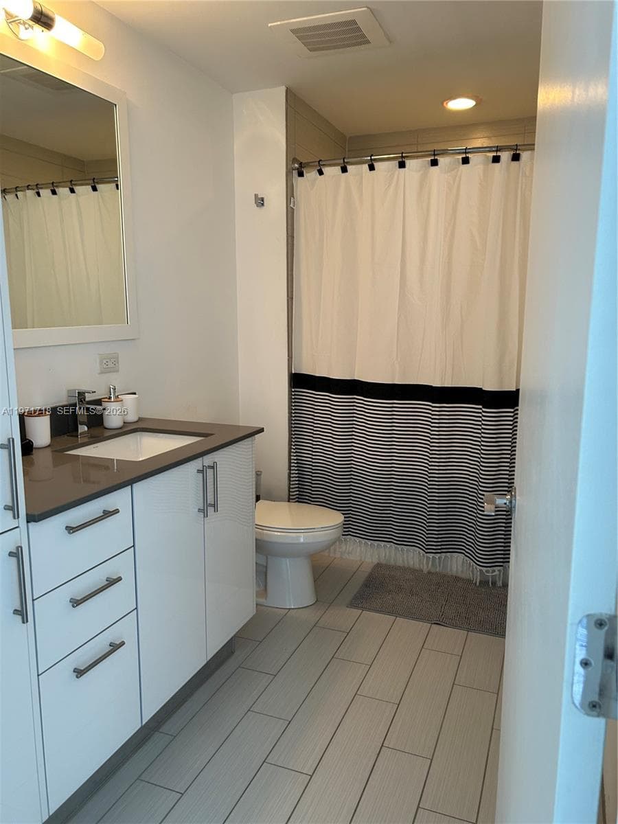 999 SW 1st Ave # 2114, Miami FL 33130 — 20