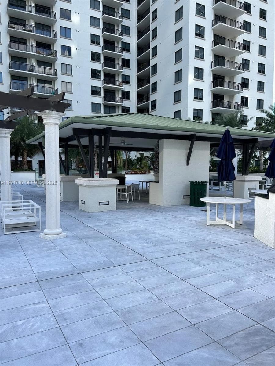 999 SW 1st Ave # 2114, Miami FL 33130 — 37