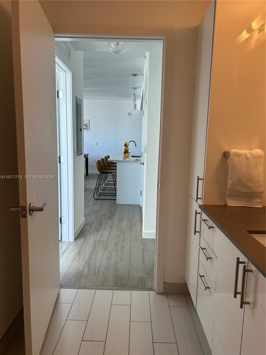 999 SW 1st Ave # 2114, Miami FL 33130 — 25