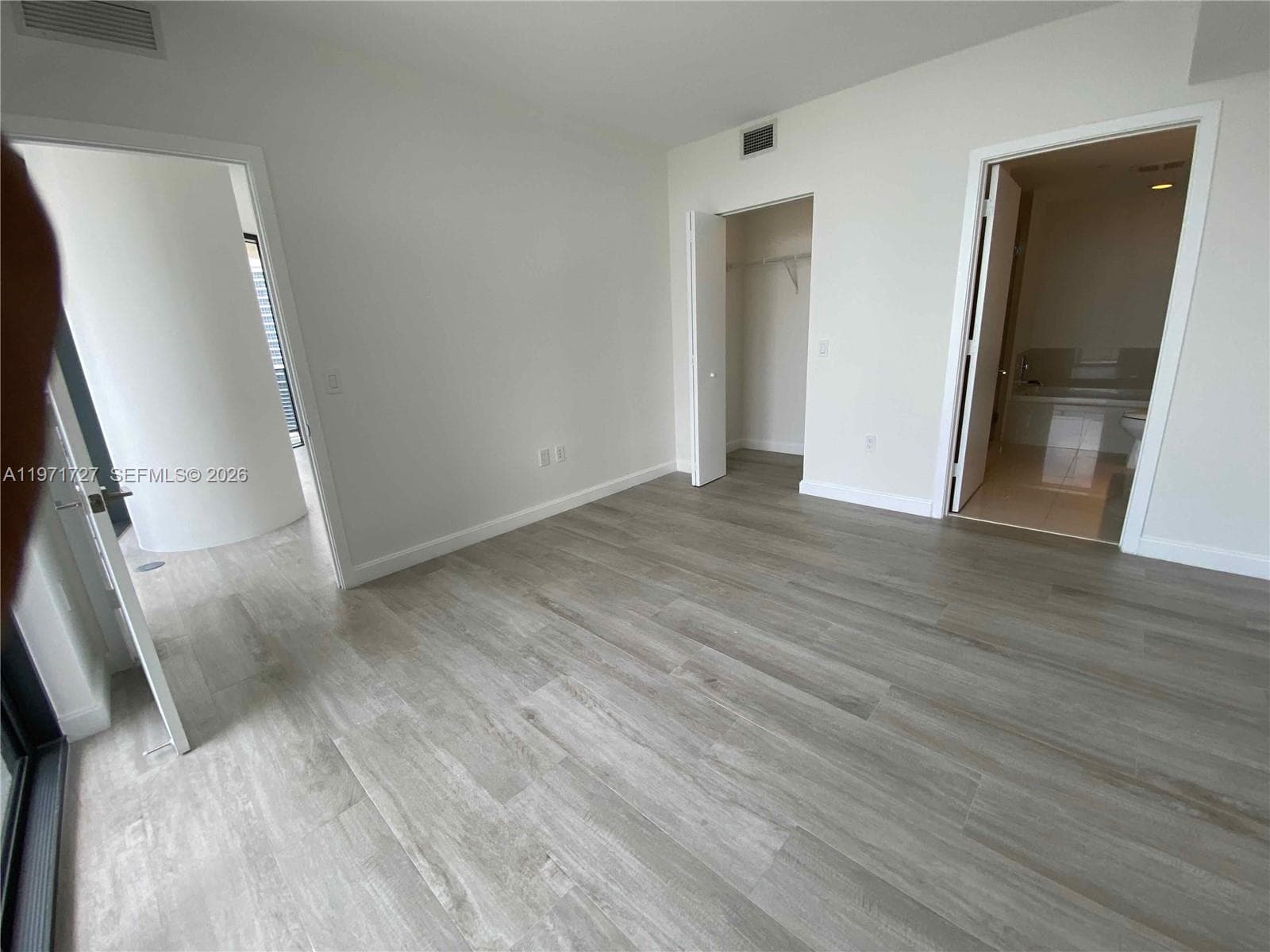 45 SW 9th St # 3703, Miami FL 33130 — 27