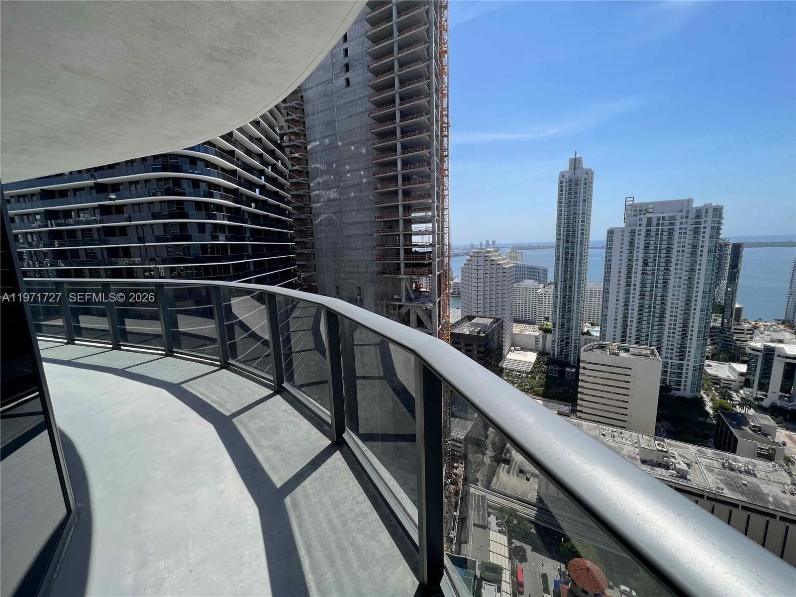 45 SW 9th St # 3703, Miami FL 33130 — 52