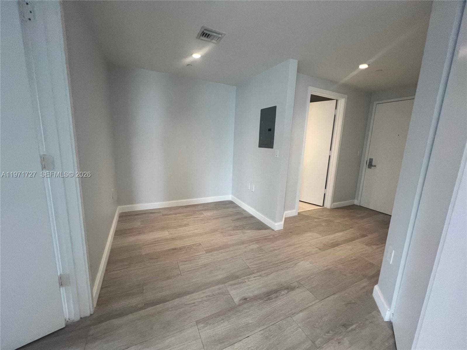45 SW 9th St # 3703, Miami FL 33130 — 17
