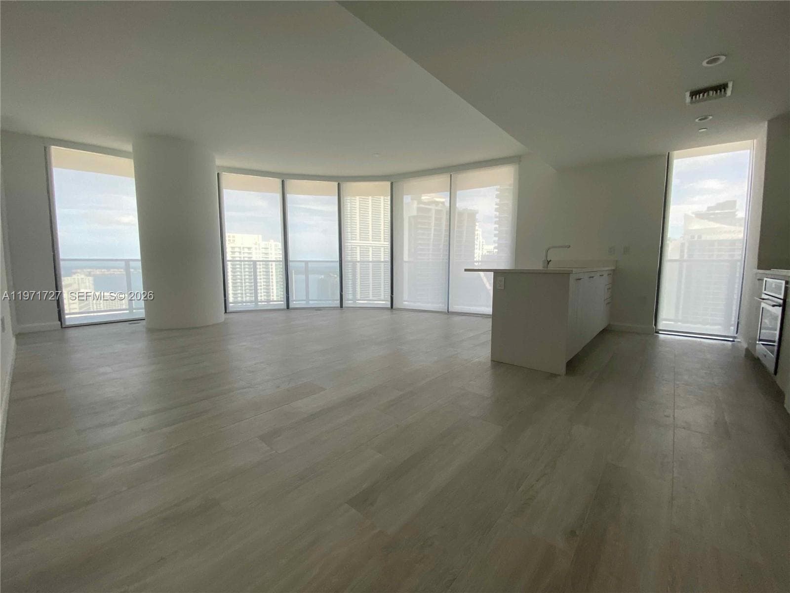 45 SW 9th St # 3703, Miami FL 33130 — 3