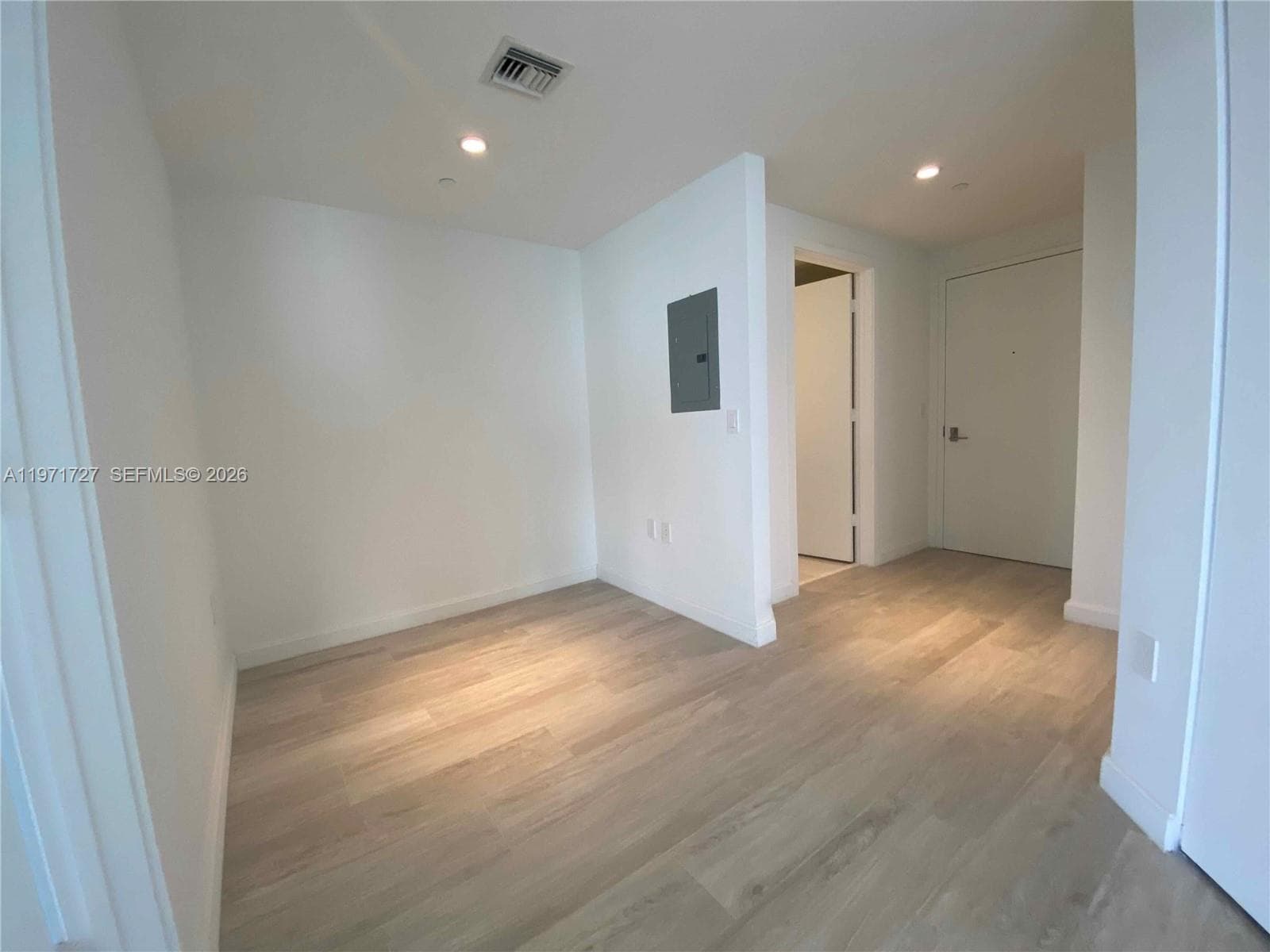 45 SW 9th St # 3703, Miami FL 33130 — 18