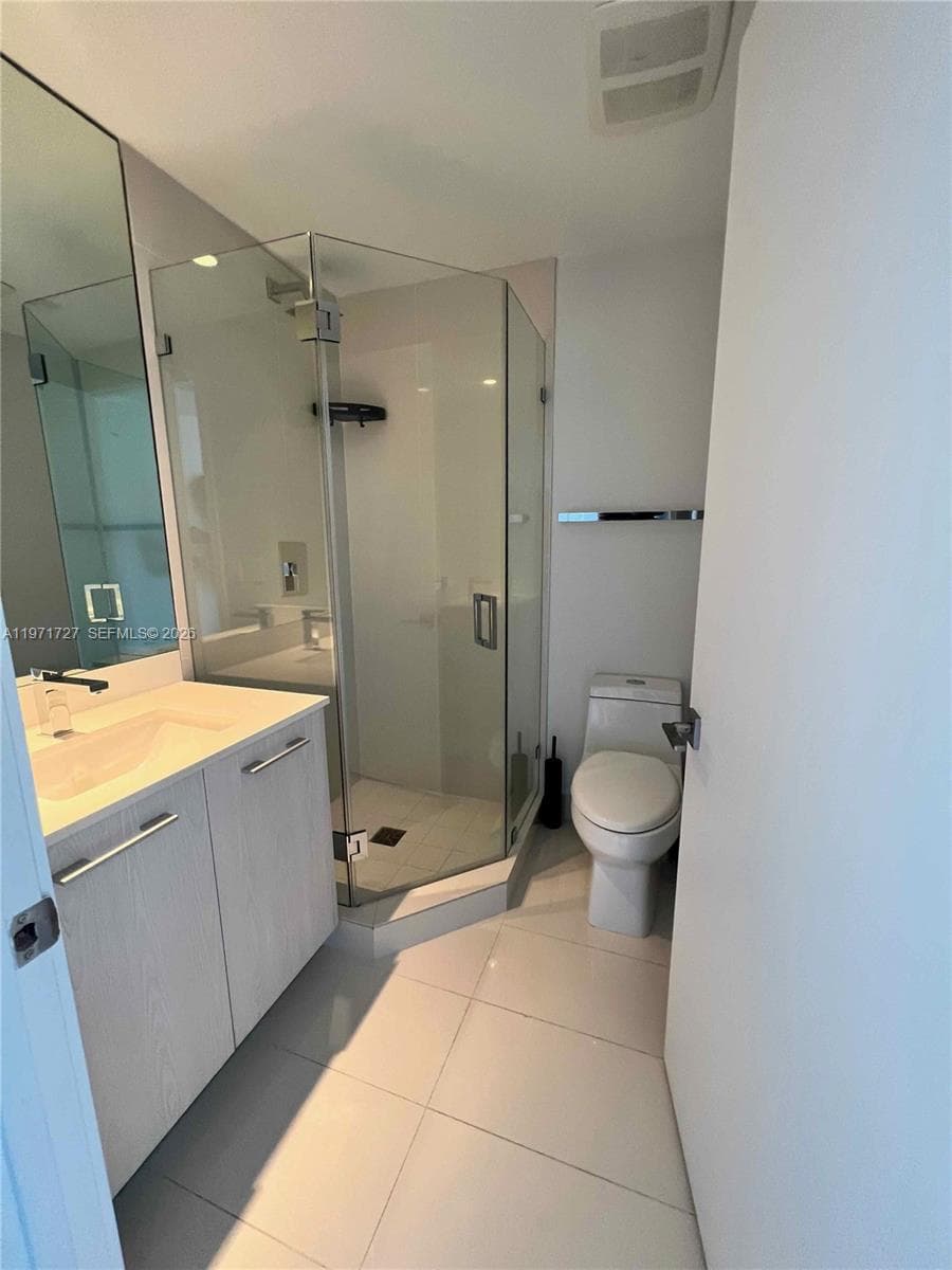 45 SW 9th St # 3703, Miami FL 33130 — 40