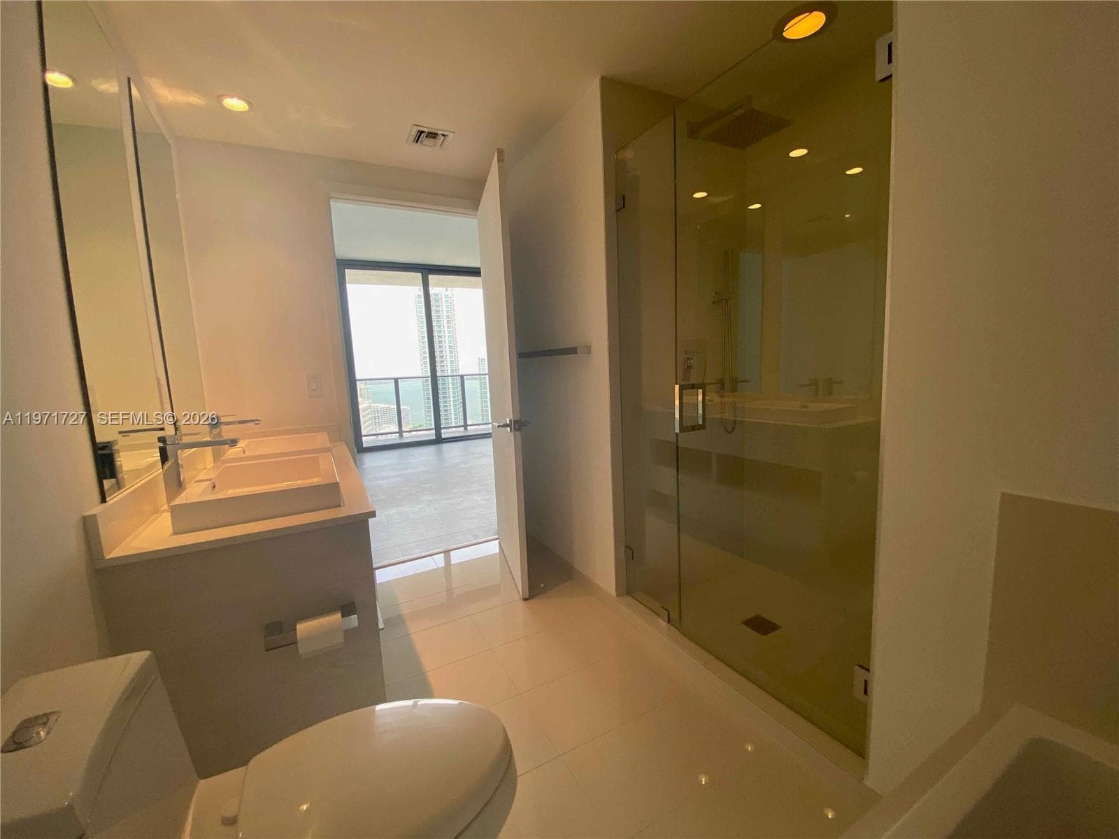 45 SW 9th St # 3703, Miami FL 33130 — 31