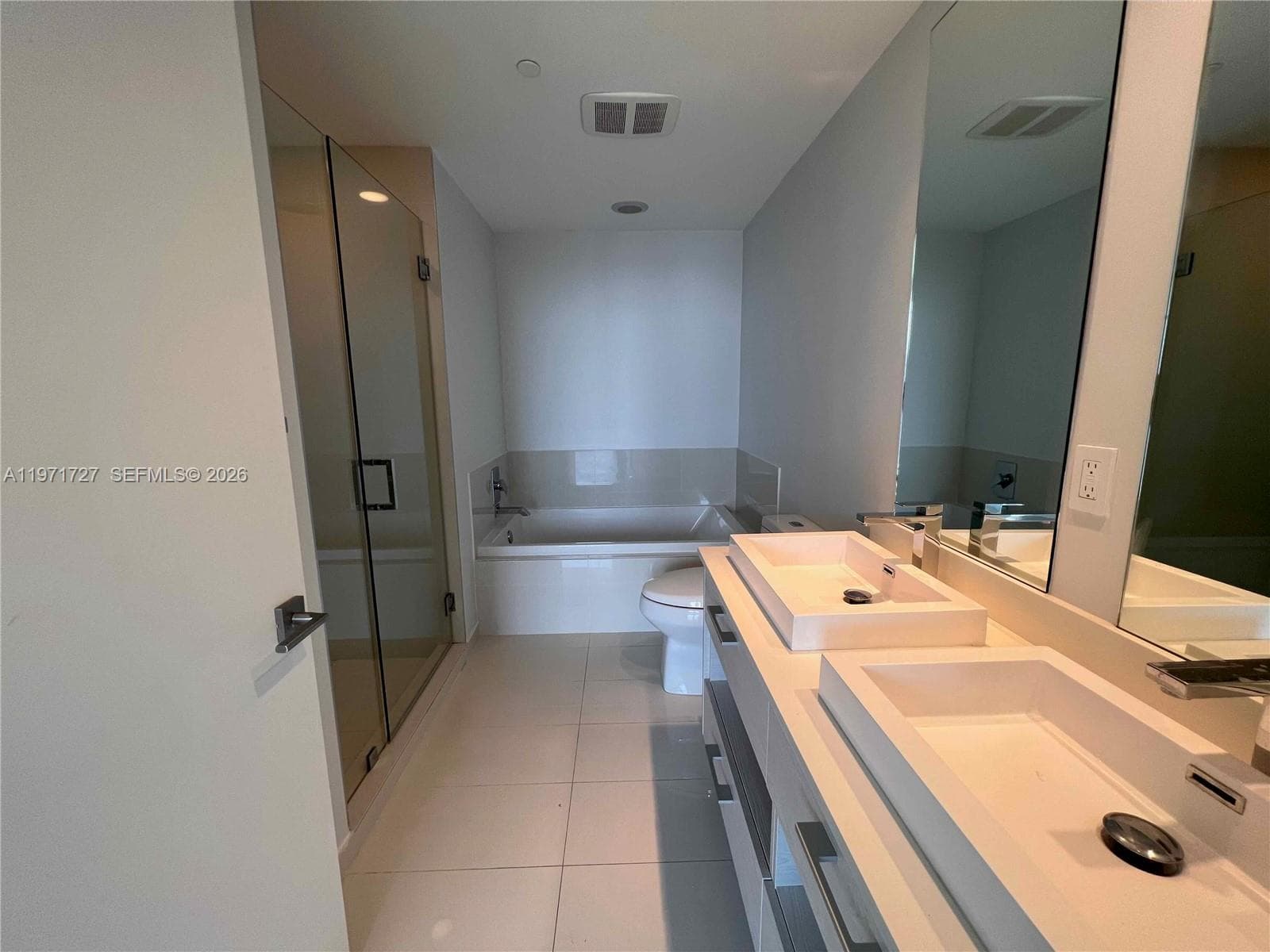45 SW 9th St # 3703, Miami FL 33130 — 29