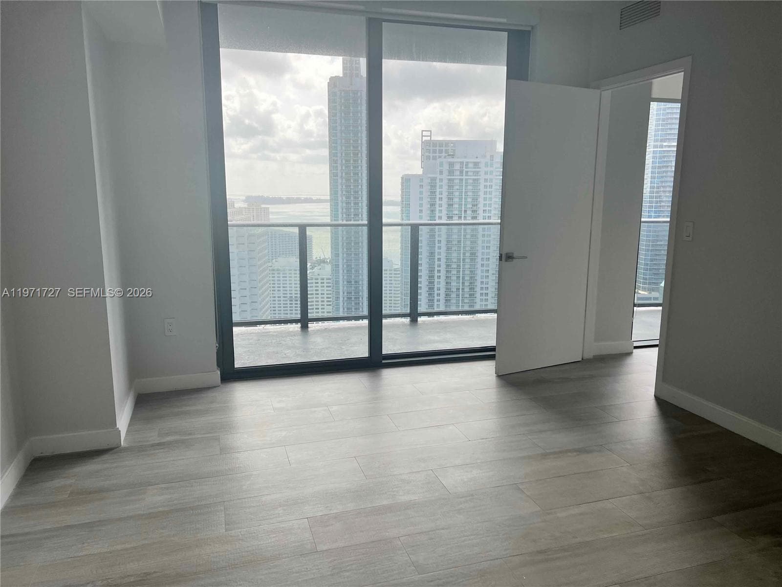 45 SW 9th St # 3703, Miami FL 33130 — 21