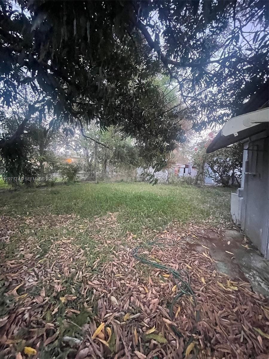 121 NE 169th Ter, North Miami Beach FL 33162 — 13