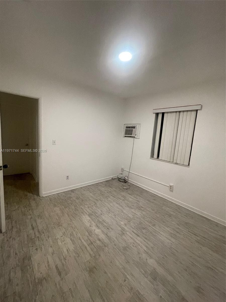 121 NE 169th Ter, North Miami Beach FL 33162 — 5