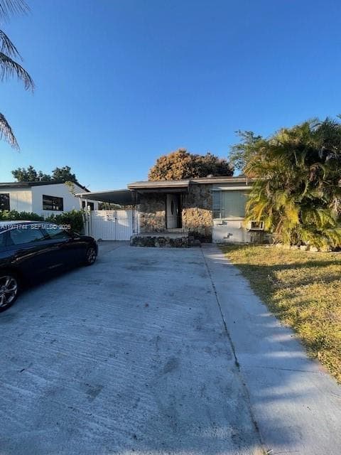 121 NE 169th Ter, North Miami Beach FL 33162 — 14